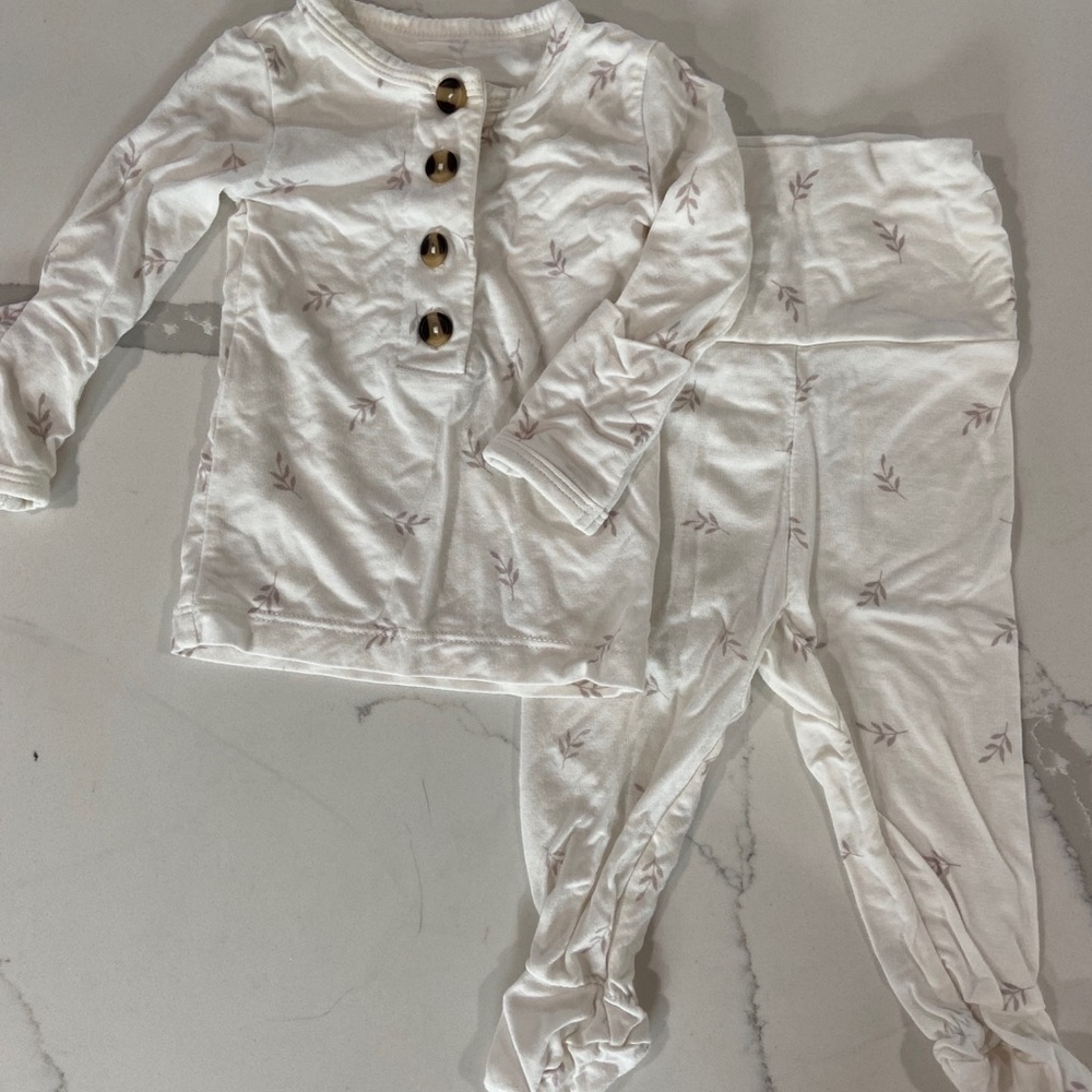 Lou Lou & Co newborn top and bottom